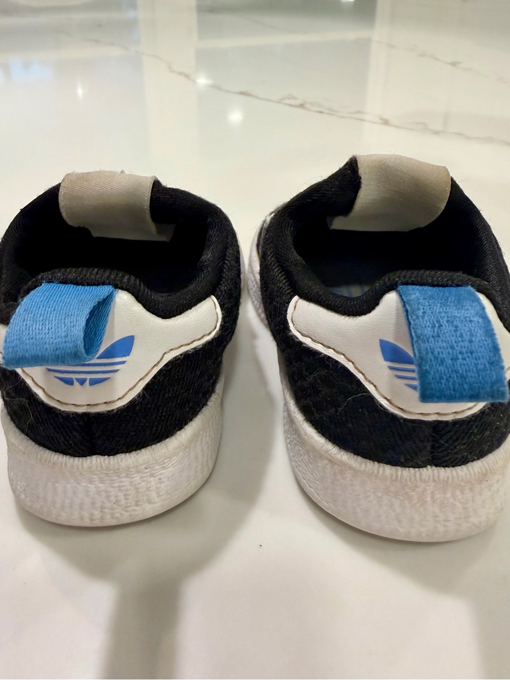 adidas Toddler Gazelle Slip-On Sneakers - Black/White | SZ 4 - Picture 4 of 6